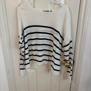 light weight stripe sweater Vince black and white